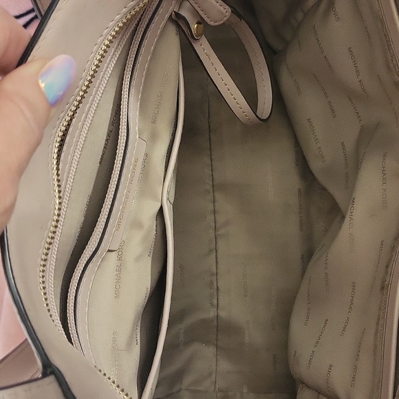 Michael Kors tan leather shoulder bag Whitney Pebble Leather Tote - Picture 8 of 16